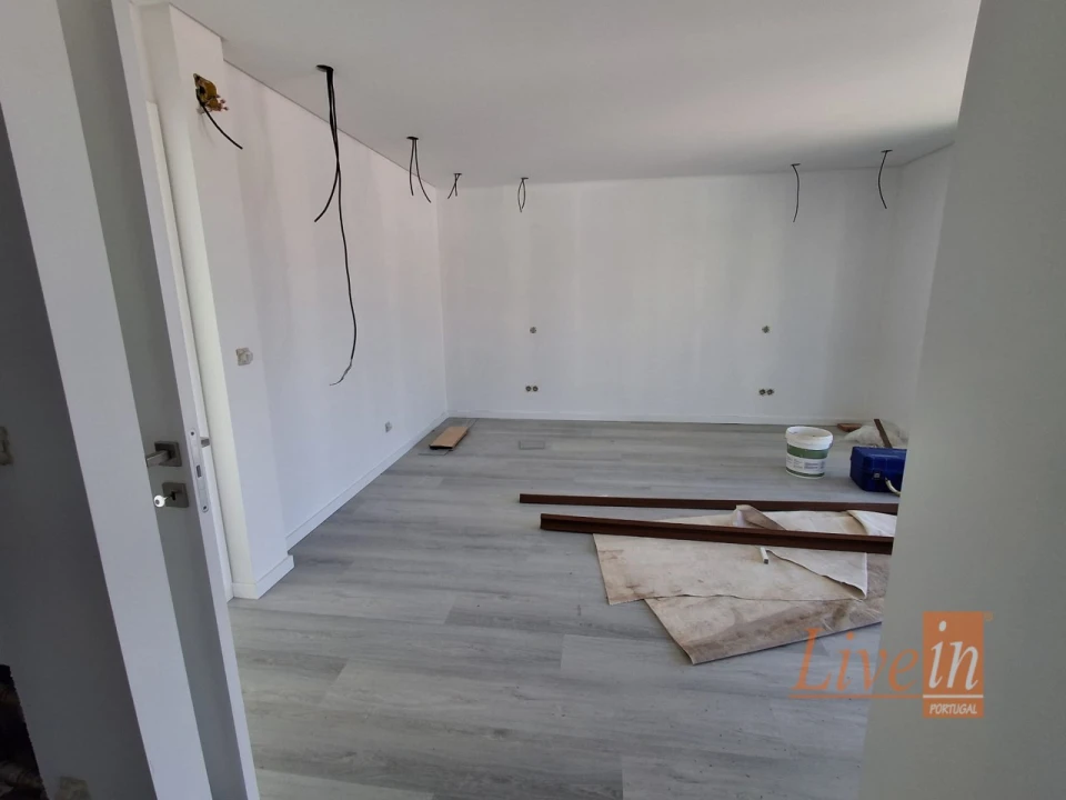 Moradia T5 para Venda em São Pedro da Cadeira Foto 44