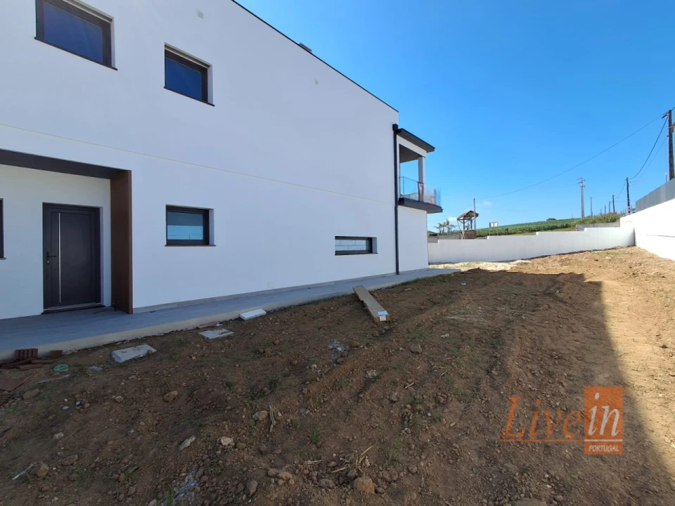 Moradia T5 para Venda em São Pedro da Cadeira Foto 47