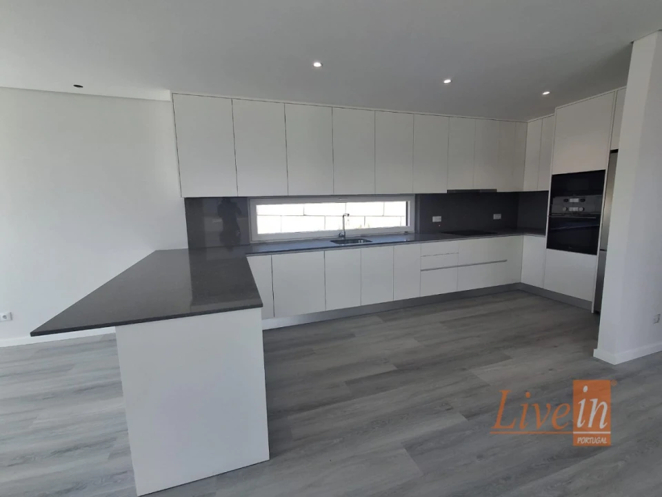 Moradia T5 para Venda em São Pedro da Cadeira Foto 11