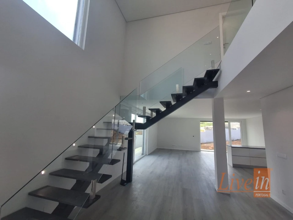 Moradia T5 para Venda em São Pedro da Cadeira Foto 15