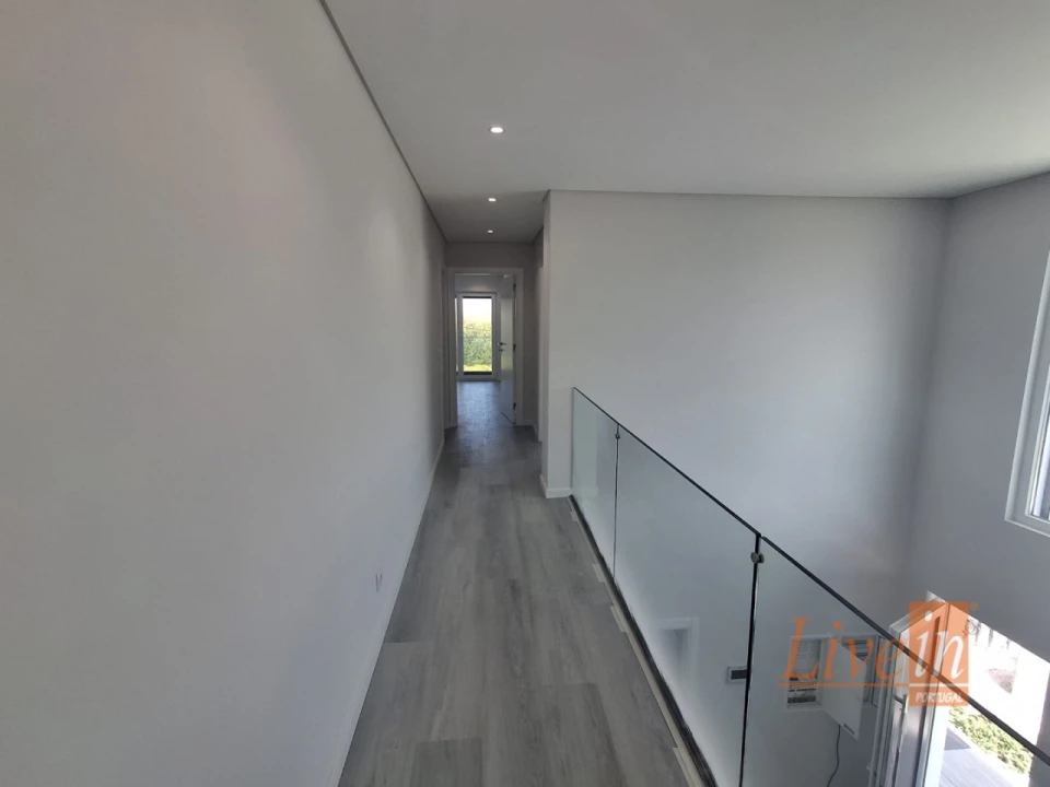 Moradia T5 para Venda em São Pedro da Cadeira Foto 17