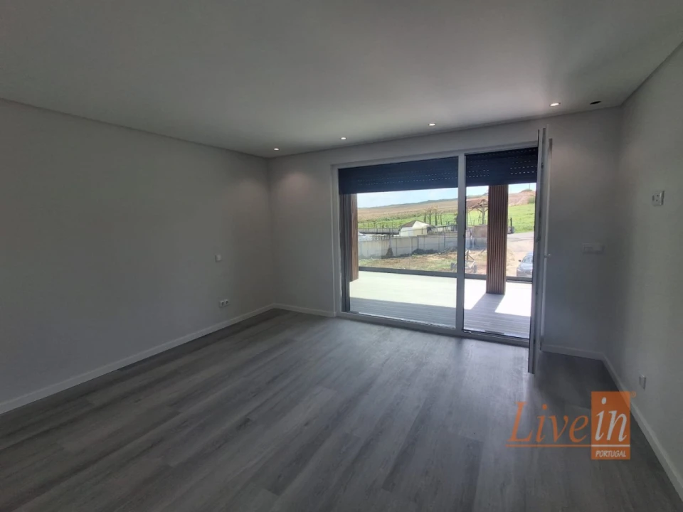 Moradia T5 para Venda em São Pedro da Cadeira Foto 19