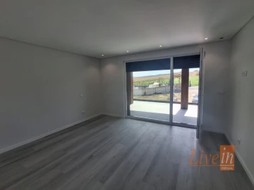 Moradia T5 para Venda em São Pedro da Cadeira