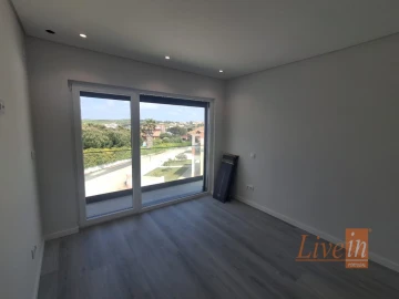 Moradia T5 para Venda em São Pedro da Cadeira