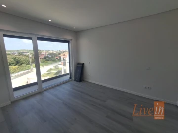 Moradia T5 para Venda em São Pedro da Cadeira