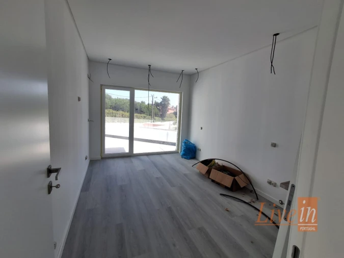 Moradia T5 para Venda em São Pedro da Cadeira Foto 22