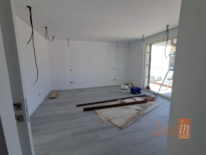 Moradia T5 para Venda em São Pedro da Cadeira Foto 24