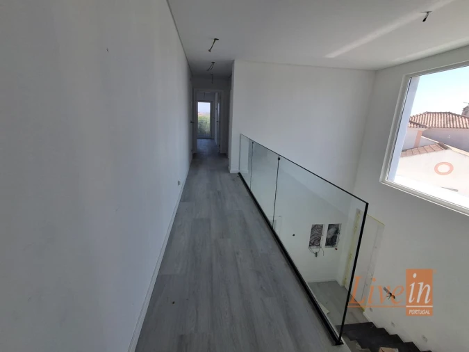 Moradia T5 para Venda em São Pedro da Cadeira Foto 31