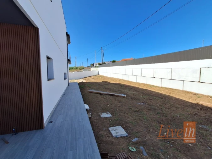 Moradia T5 para Venda em São Pedro da Cadeira Foto 32