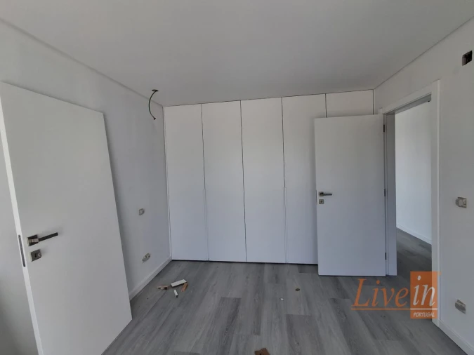 Moradia T5 para Venda em São Pedro da Cadeira Foto 35