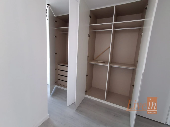 Moradia T5 para Venda em São Pedro da Cadeira Foto 38