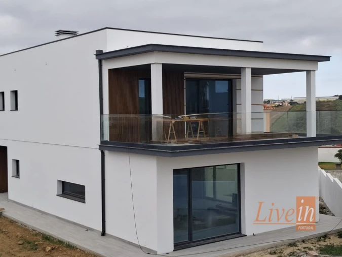 Moradia T5 para Venda em São Pedro da Cadeira Foto 2