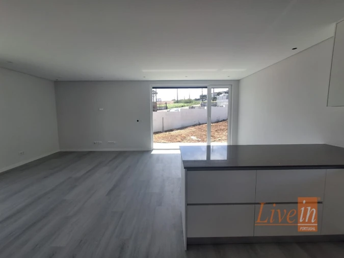 Moradia T5 para Venda em São Pedro da Cadeira Foto 12