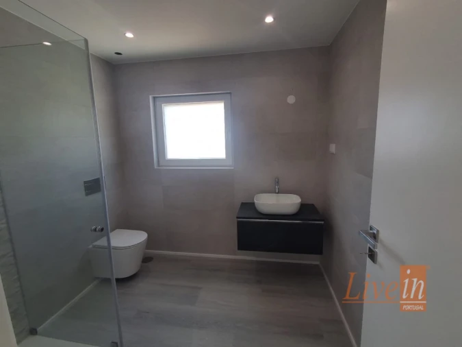 Moradia T5 para Venda em São Pedro da Cadeira Foto 13