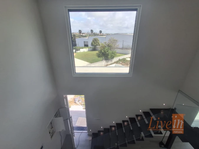 Moradia T5 para Venda em São Pedro da Cadeira Foto 16