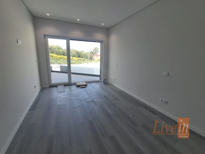 Moradia T5 para Venda em São Pedro da Cadeira Foto 25