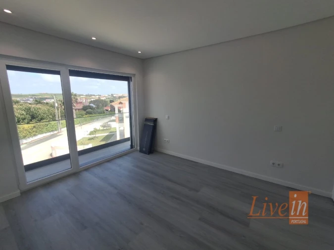 Moradia T5 para Venda em São Pedro da Cadeira Foto 29