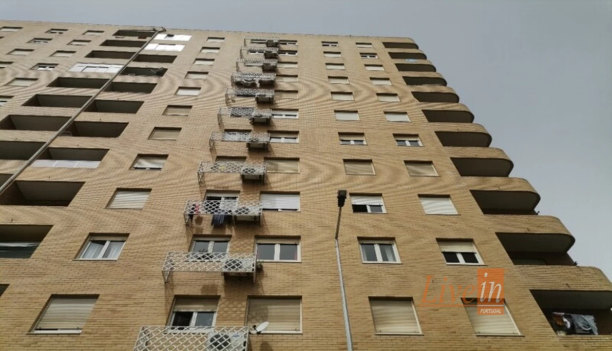 Apartamento T2 para Venda em Carregado e Cadafais Foto 6