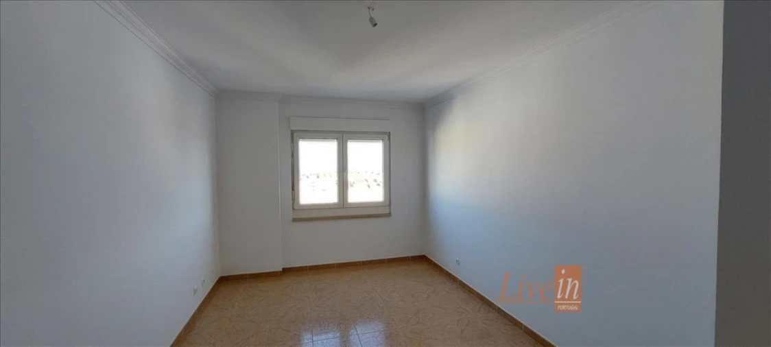 Apartamento T2 para Venda em Carregado e Cadafais Foto 3