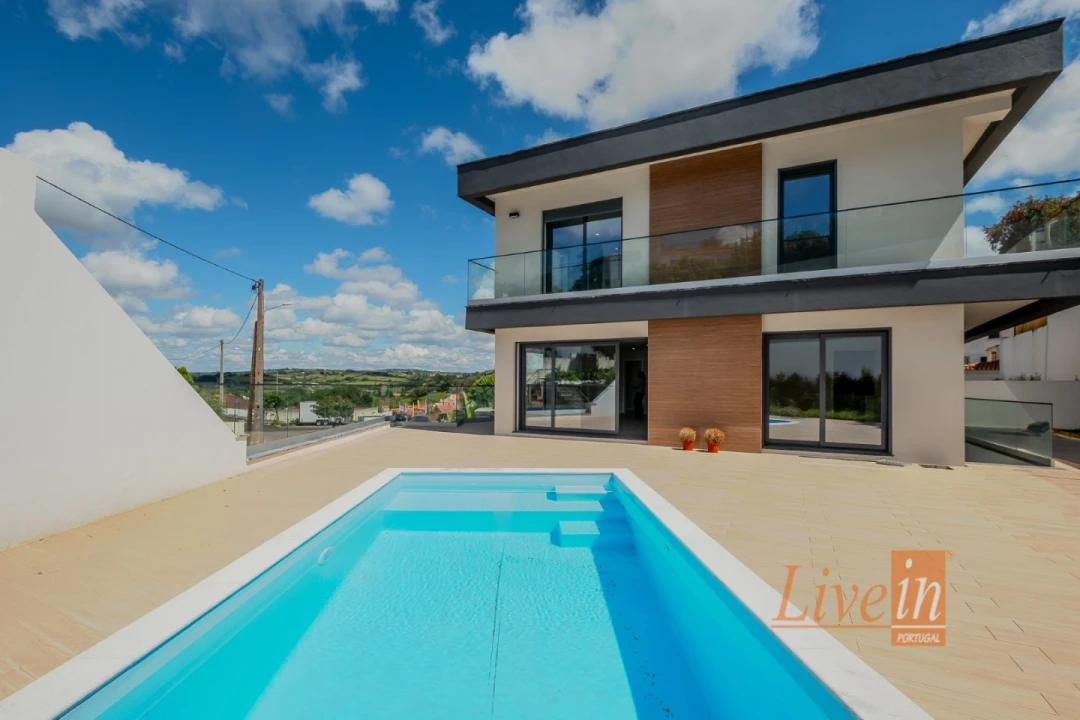 Moradia T5 para Venda em Enxara do Bispo, Gradil e Vila Franca do Rosário Foto 2