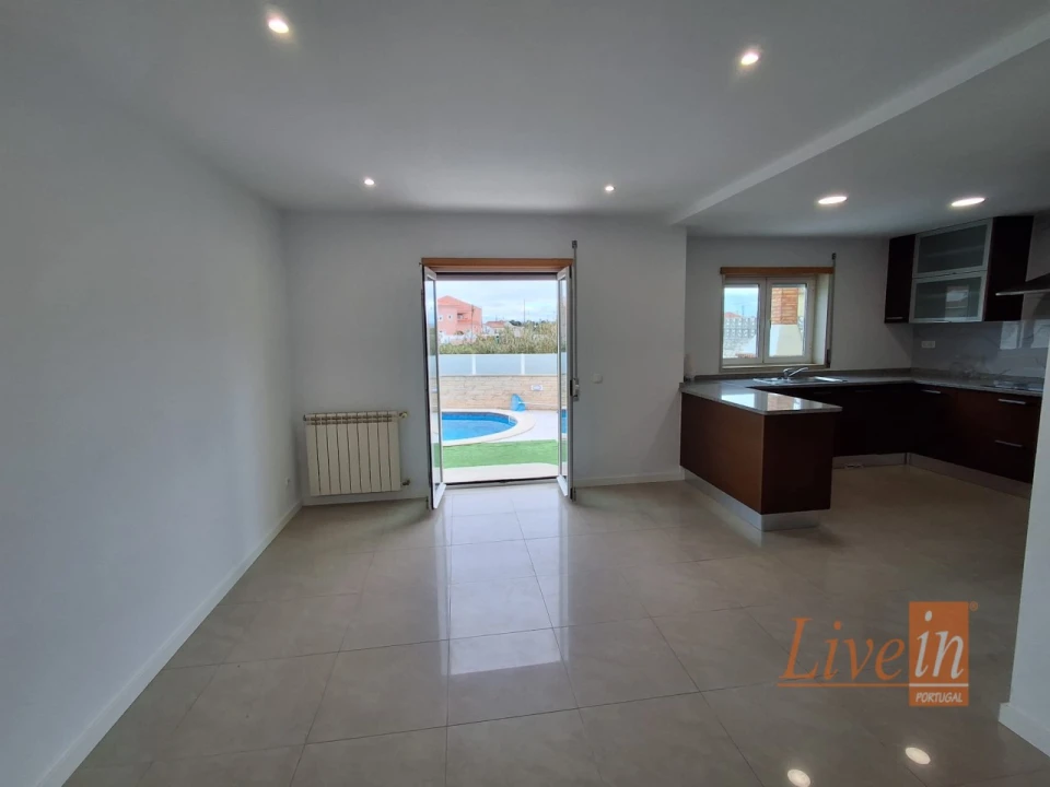 Moradia T3 para Venda em Silveira Foto 3