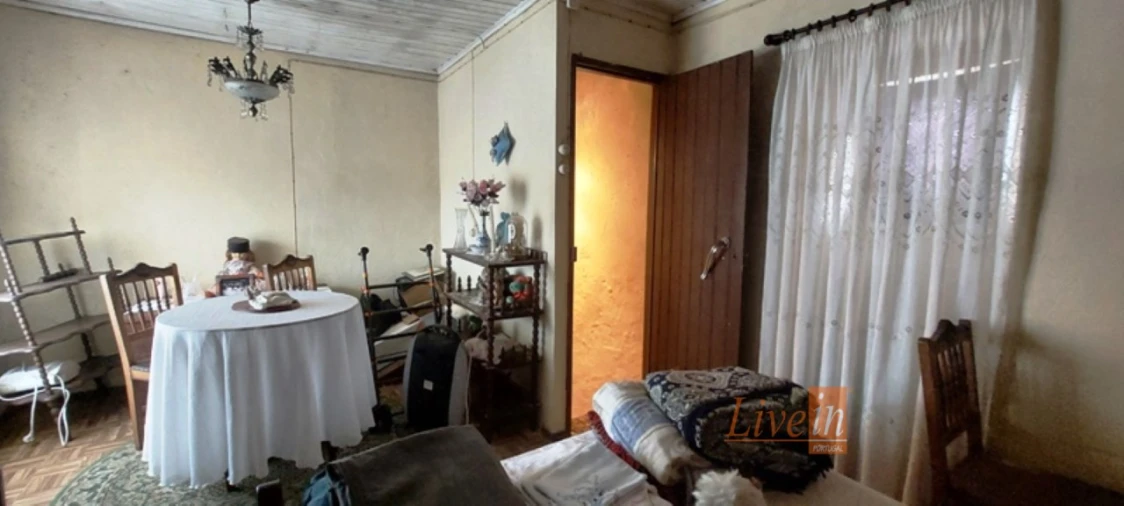 Moradia T2 para Venda em Igreja Nova e Cheleiros Foto 4