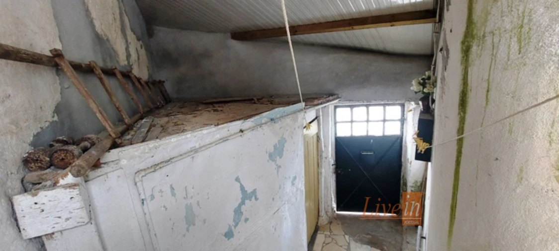 Moradia T2 para Venda em Igreja Nova e Cheleiros Foto 18