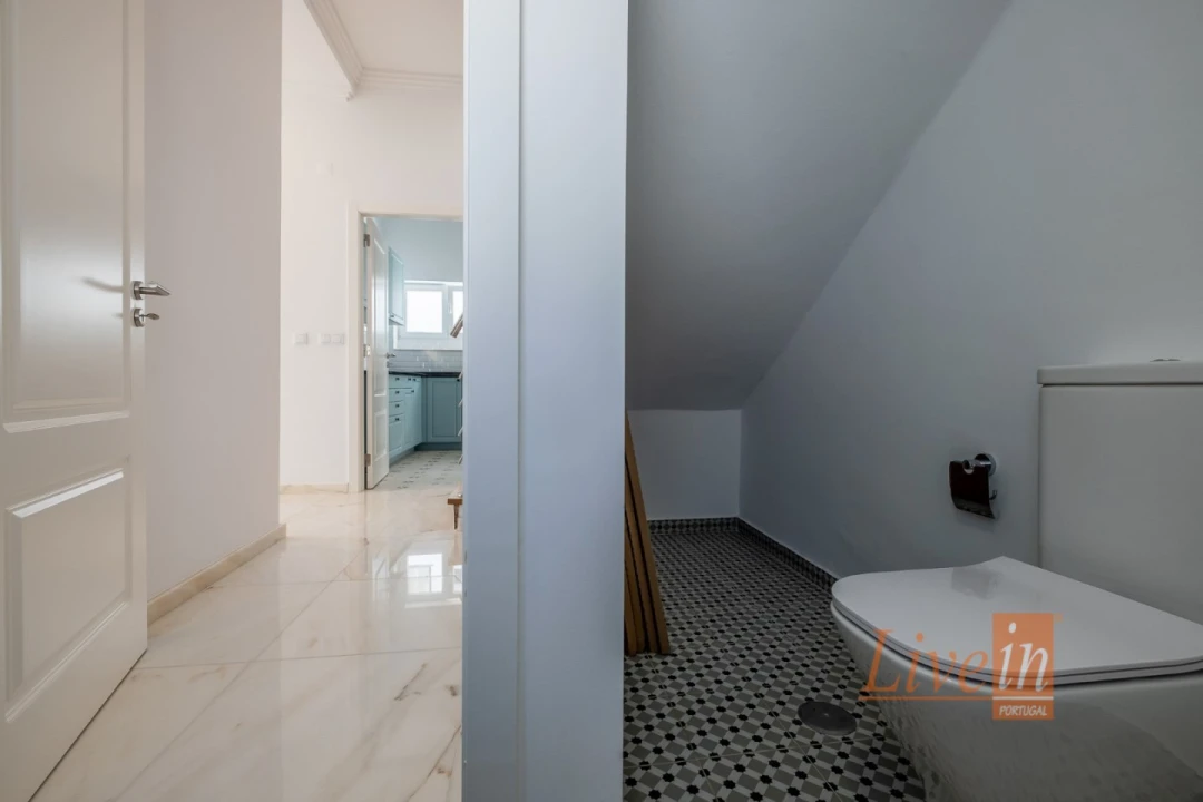 Moradia T4 para Venda em Santa Maria e São Miguel, São Martinho, São Pedro Penaferrim Foto 7