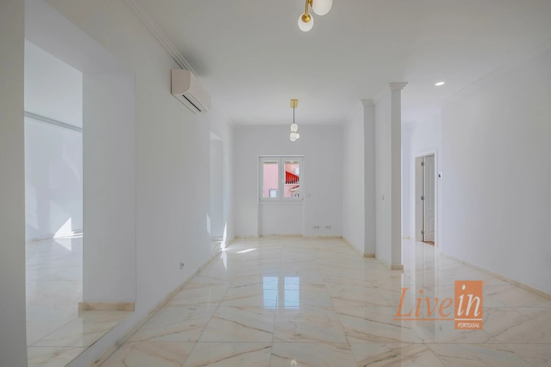 Moradia T4 para Venda em Santa Maria e São Miguel, São Martinho, São Pedro Penaferrim Foto 10