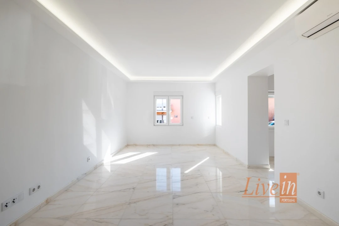 Moradia T4 para Venda em Santa Maria e São Miguel, São Martinho, São Pedro Penaferrim Foto 11