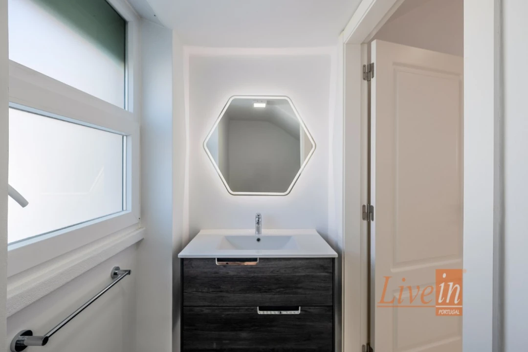 Moradia T4 para Venda em Santa Maria e São Miguel, São Martinho, São Pedro Penaferrim Foto 24