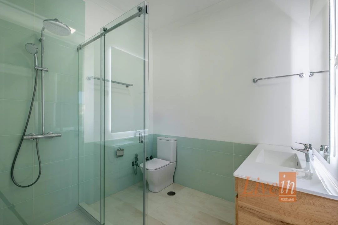 Moradia T4 para Venda em Santa Maria e São Miguel, São Martinho, São Pedro Penaferrim Foto 25