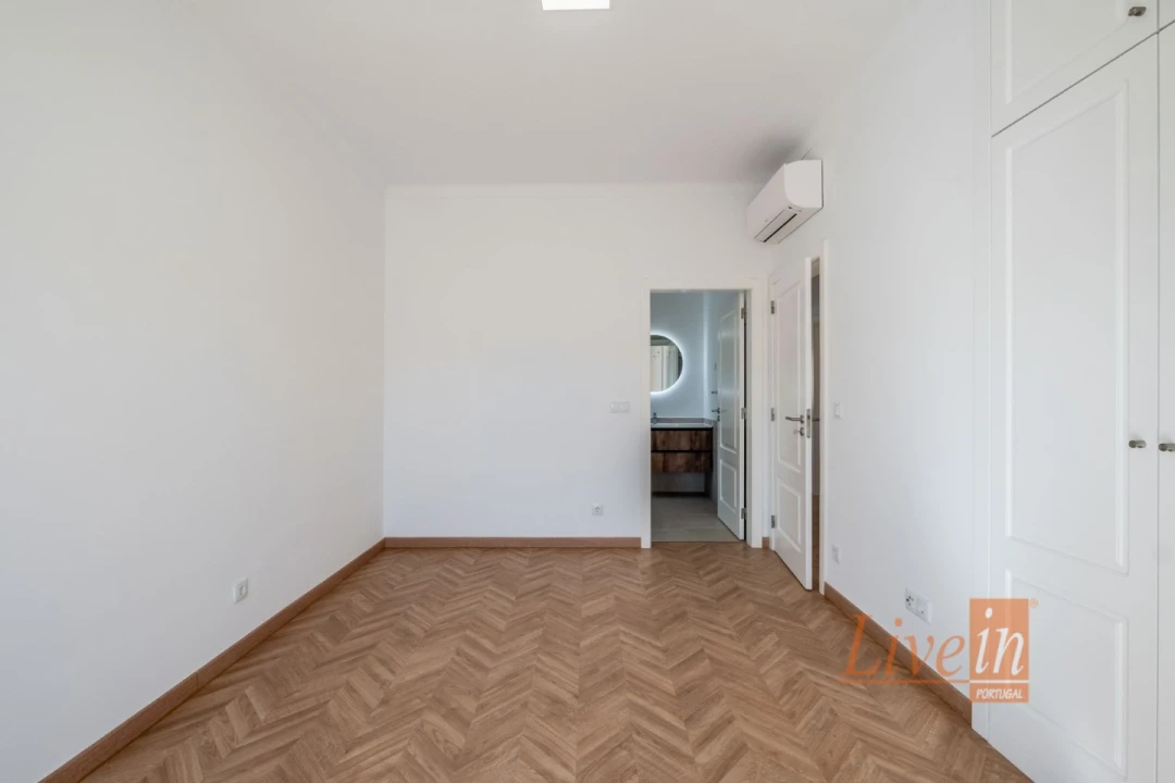 Moradia T4 para Venda em Santa Maria e São Miguel, São Martinho, São Pedro Penaferrim Foto 33