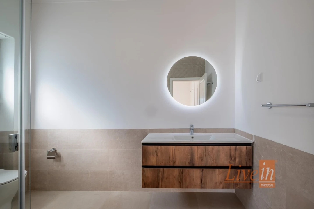 Moradia T4 para Venda em Santa Maria e São Miguel, São Martinho, São Pedro Penaferrim Foto 34