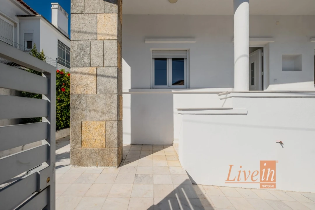 Moradia T4 para Venda em Santa Maria e São Miguel, São Martinho, São Pedro Penaferrim Foto 37