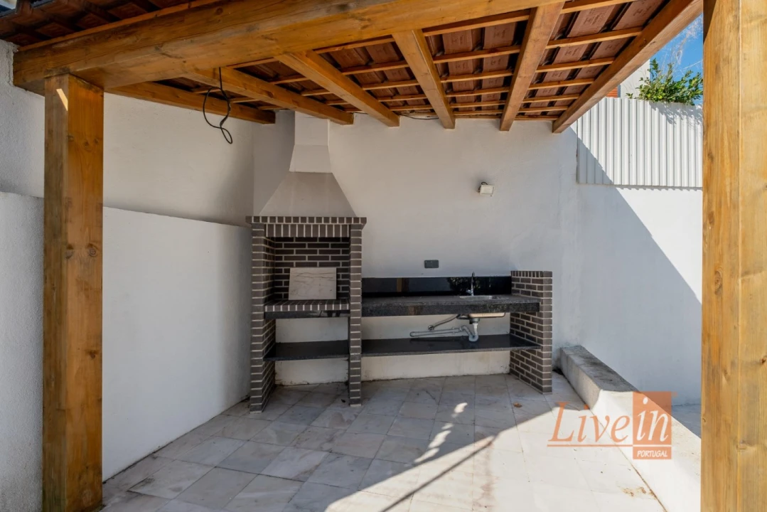 Moradia T4 para Venda em Santa Maria e São Miguel, São Martinho, São Pedro Penaferrim Foto 39