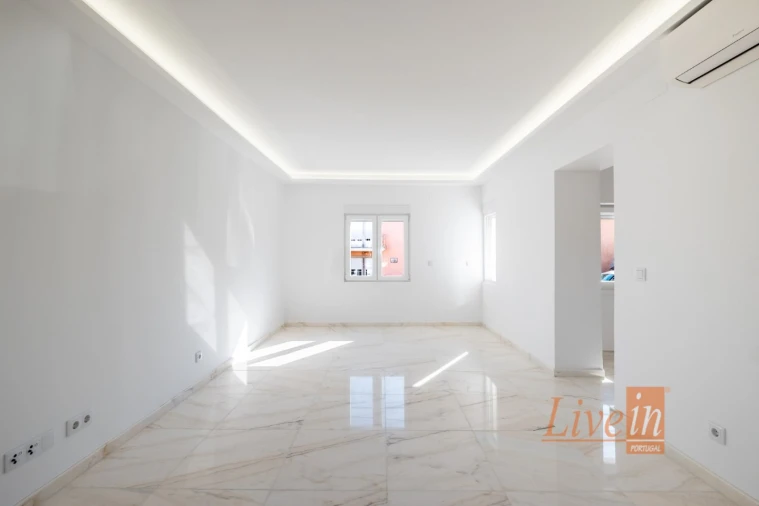 Moradia T4 para Venda em Santa Maria e São Miguel, São Martinho, São Pedro Penaferrim Foto 11