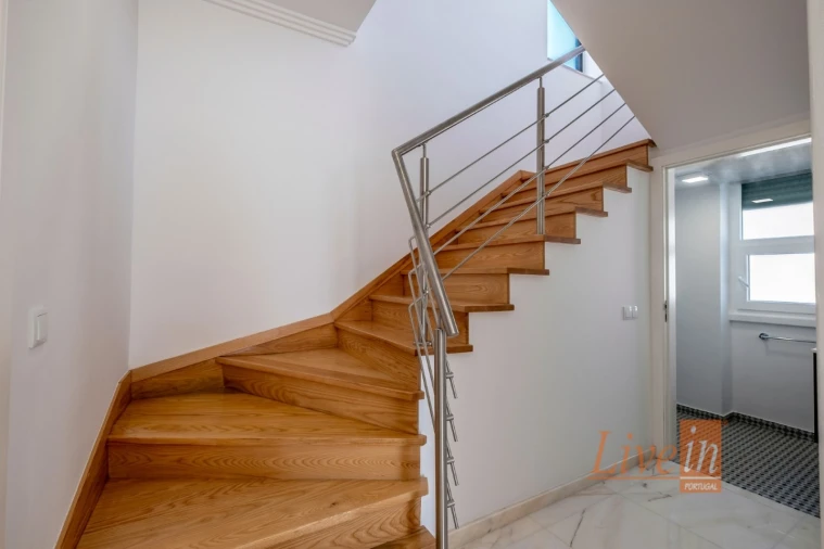 Moradia T4 para Venda em Santa Maria e São Miguel, São Martinho, São Pedro Penaferrim Foto 16