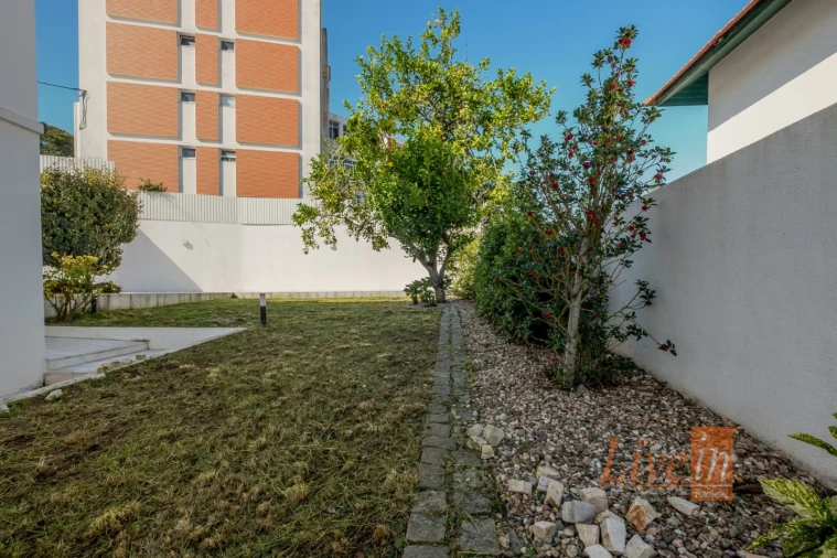 Moradia T4 para Venda em Santa Maria e São Miguel, São Martinho, São Pedro Penaferrim Foto 43