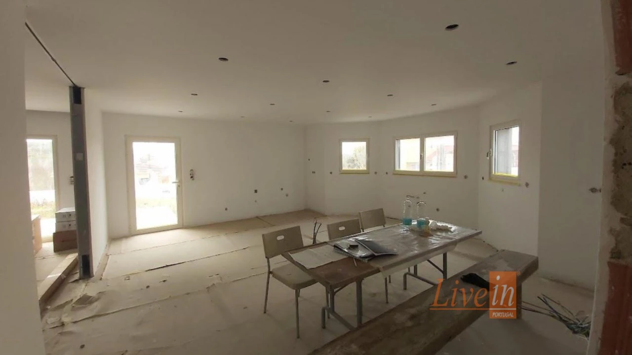 Moradia T6 para Venda em Ventosa Foto 10