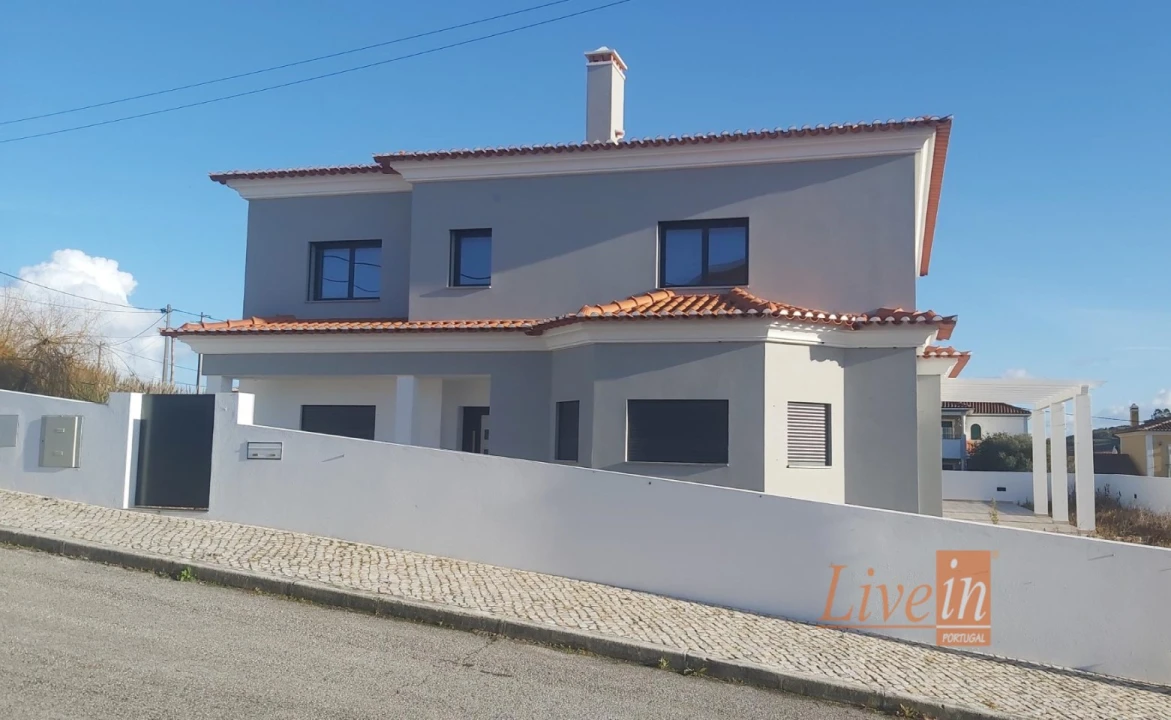 Moradia T6 para Venda em Ventosa Foto 3