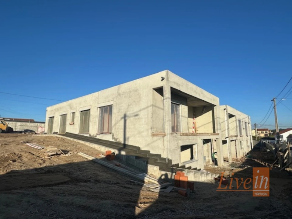 Moradia T3 para Venda em Silveira Foto 18