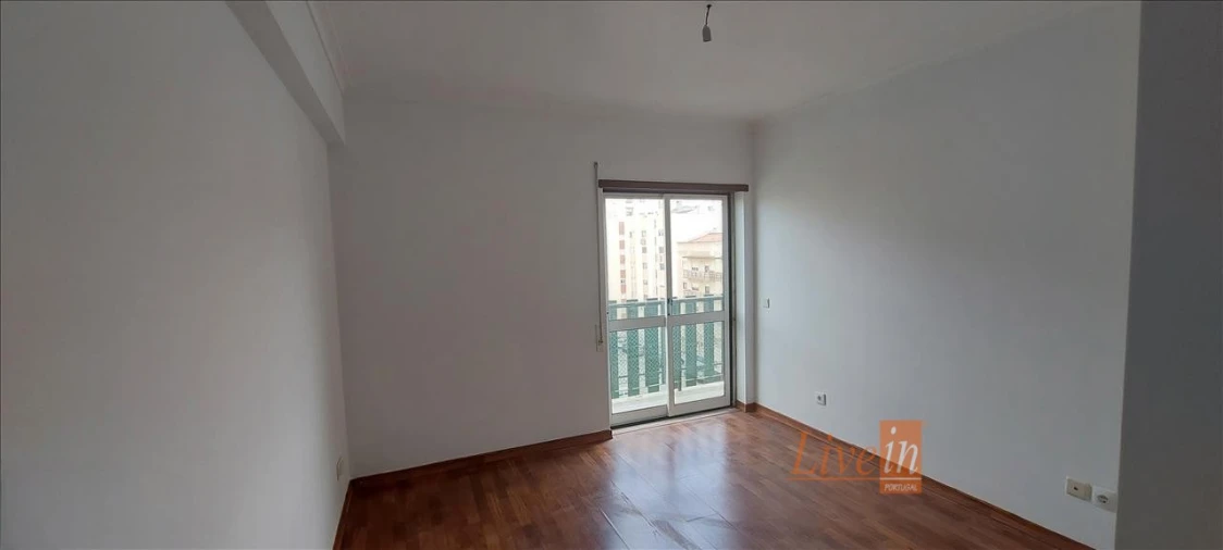 Apartamento T3 para Venda em Carregado e Cadafais Foto 6