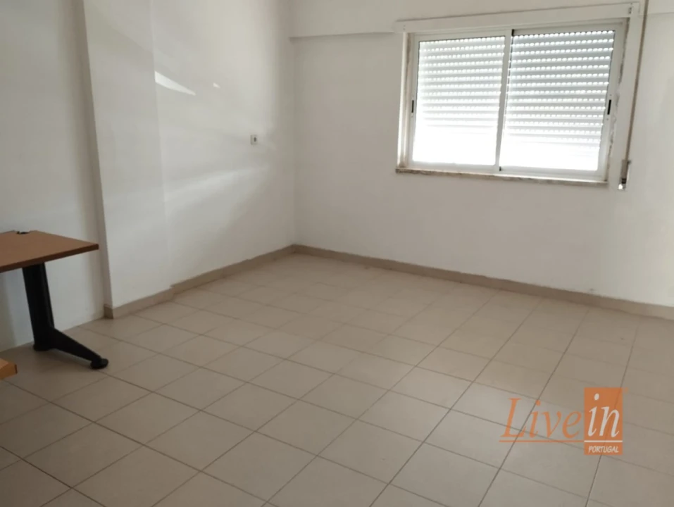 Loja para Venda em Carregado e Cadafais Foto 7