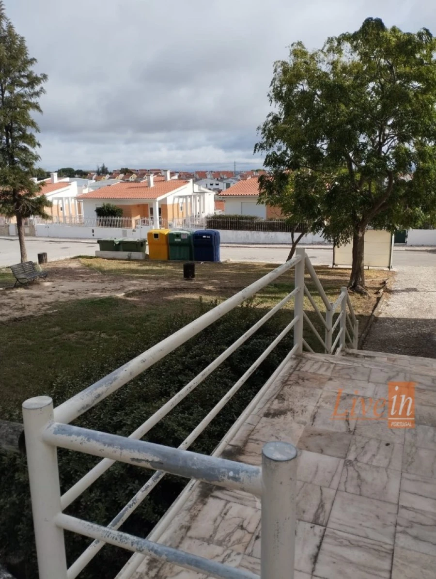 Loja para Venda em Carregado e Cadafais Foto 2