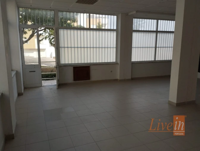 Loja para Venda em Carregado e Cadafais Foto 4