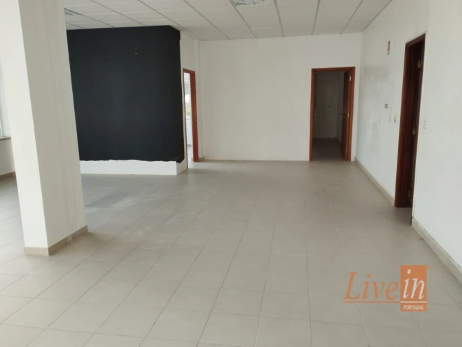 Loja para Venda em Carregado e Cadafais Foto 5