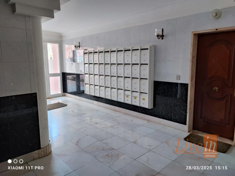 Apartamento T2 para Venda em Agualva e Mira-Sintra Foto 18