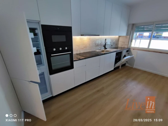 Apartamento T2 para Venda em Agualva e Mira-Sintra Foto 2