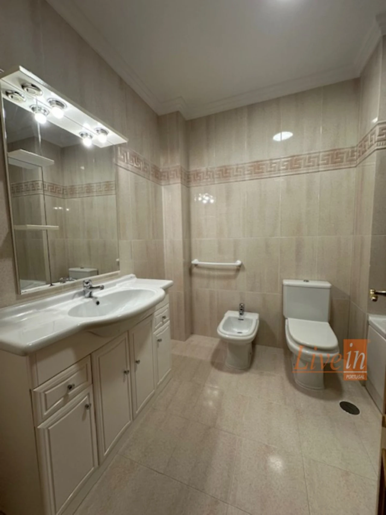 Apartamento T2 para Arrendamento em Malveira e São Miguel de Alcainça Foto 14